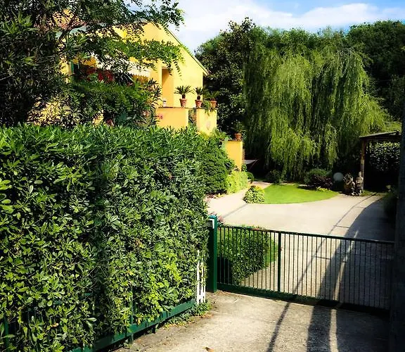 Le Pinette Bed & Breakfast