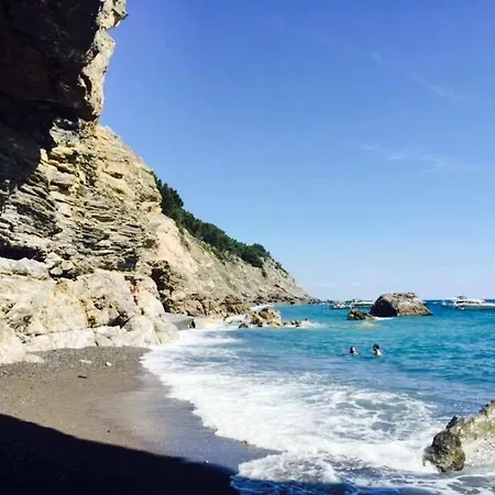 Le Pinette 3* Ameglia