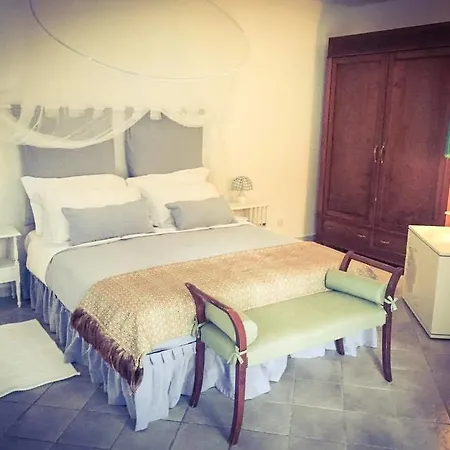 住宿加早餐酒店 Le Pinette 3*